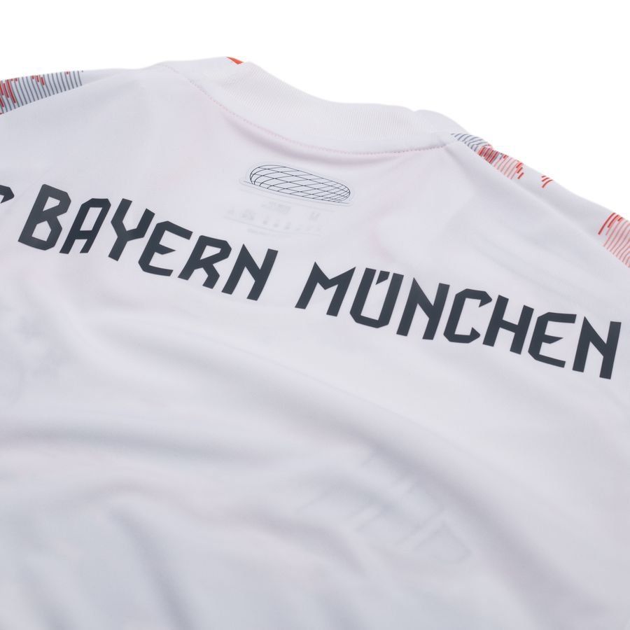 Bayern Munich 2025/26 Away Kit