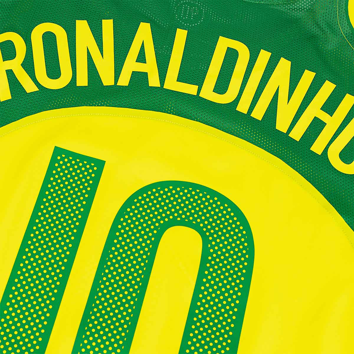 Brazil 2004 Reissue Home Kit with RONALDINHO 10 (Delivery in 2 Weeks)