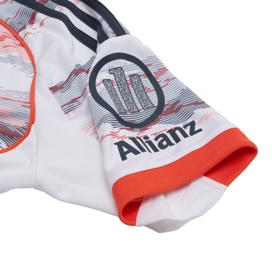 Bayern Munich 2025/26 Away Kit