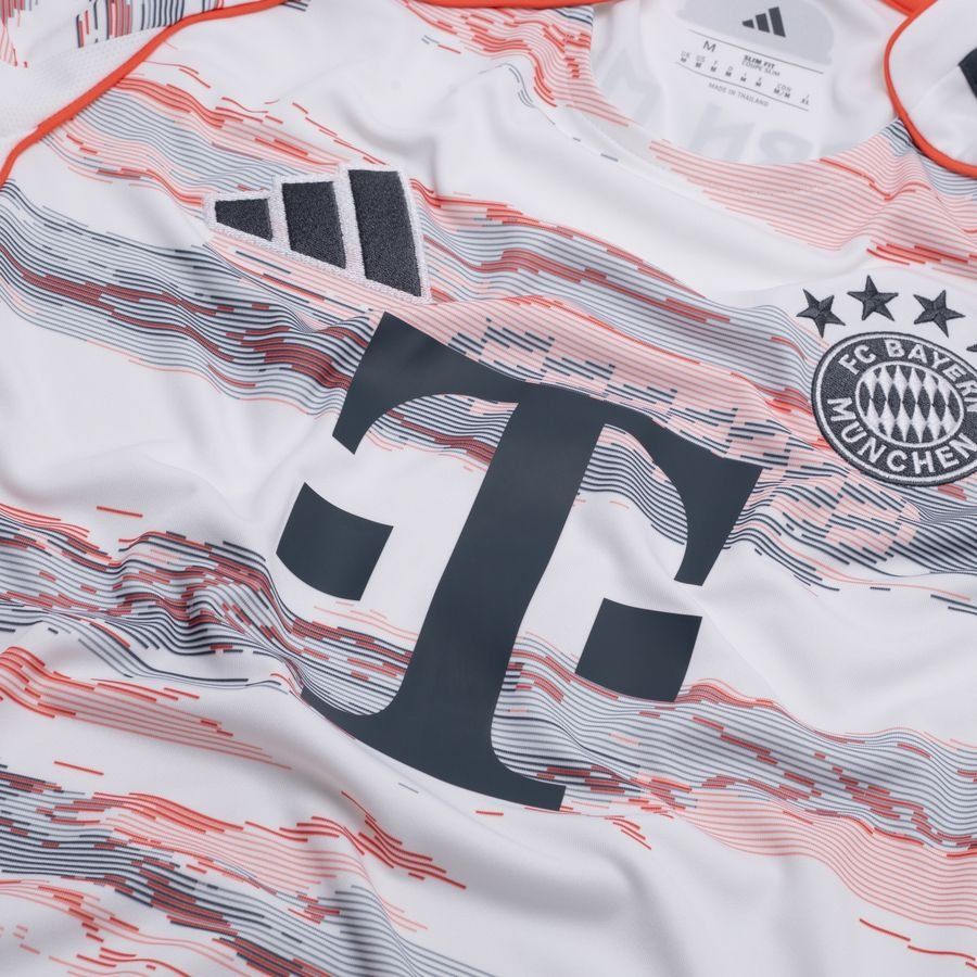 Bayern Munich 2025/26 Away Kit