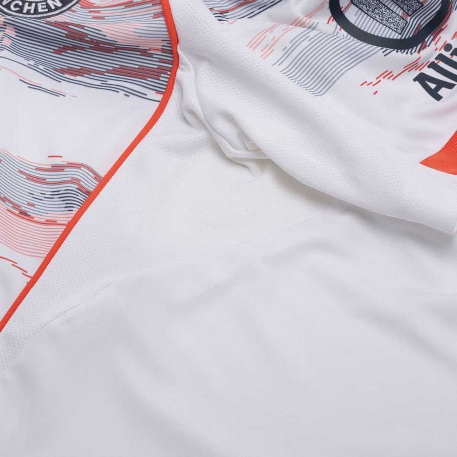 Bayern Munich 2025/26 Away Kit