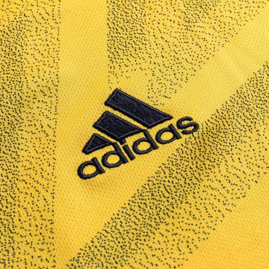 Arsenal 2019/20 Away Kit