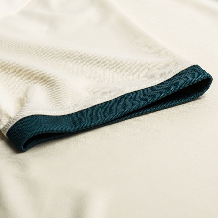 Liverpool 2021/22 Away Kit